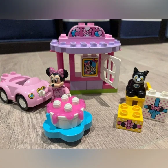 Lego Duplo Disney Junior Minnie's Birthday Party Building Brick Set #10873 - Picture 3 of 8